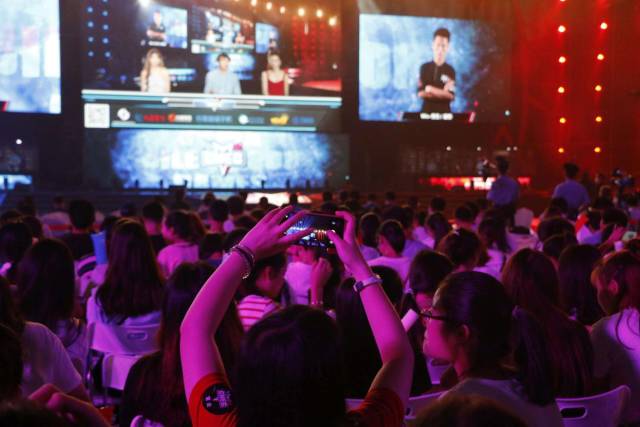 使世界各地 使世界各地