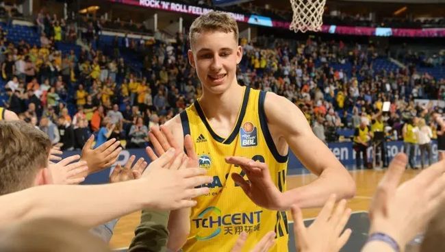 在进攻端则 在进攻端则