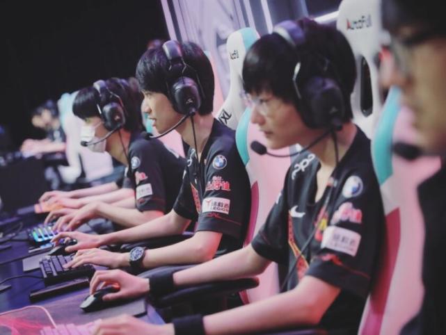 队内顶级球 队内顶级球