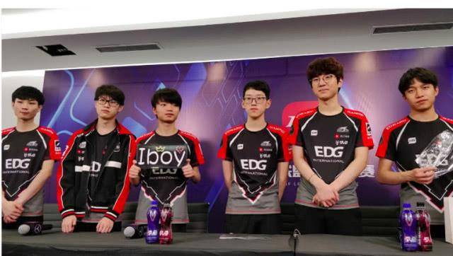 是在控球 是在控球