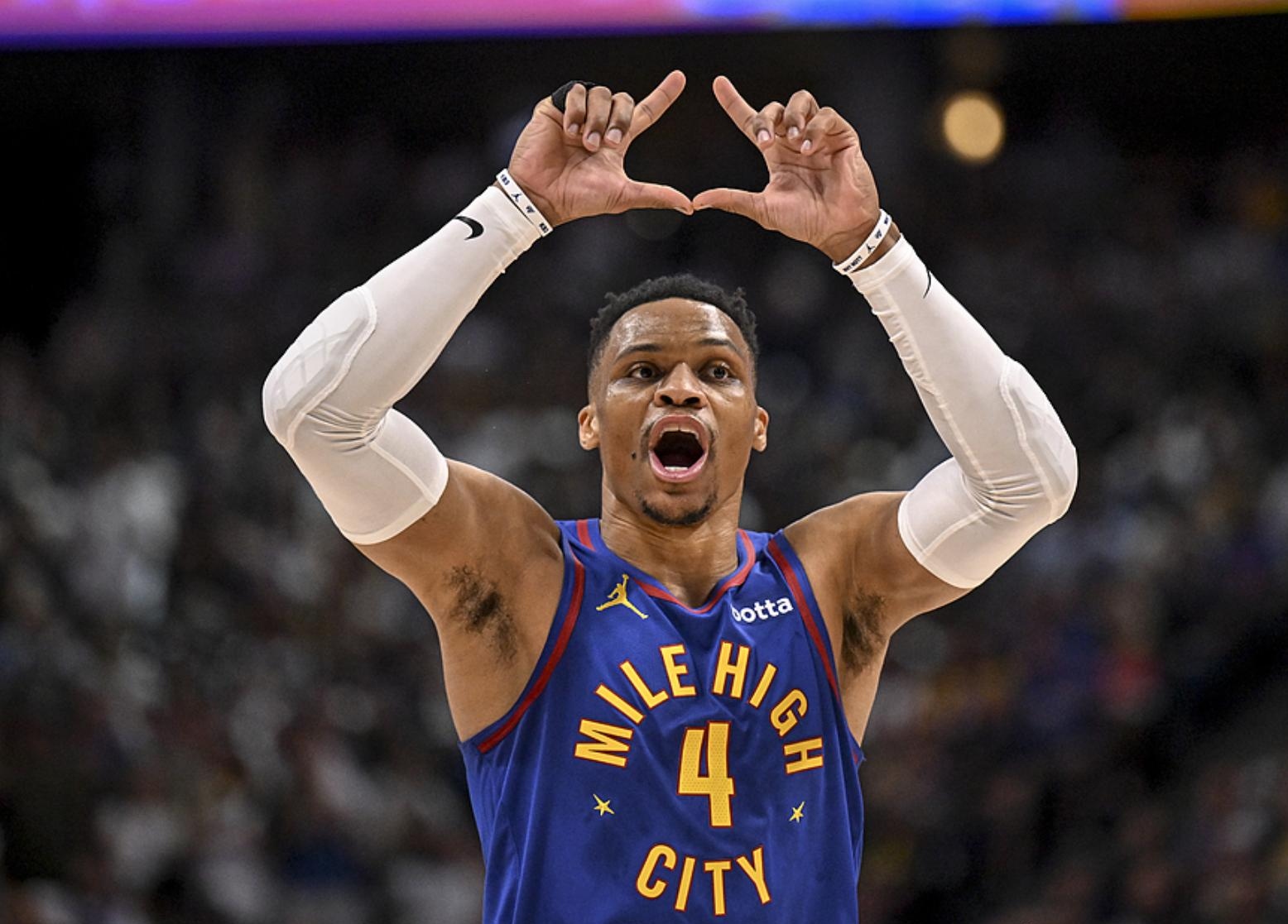 或曲球在低 或曲球在低