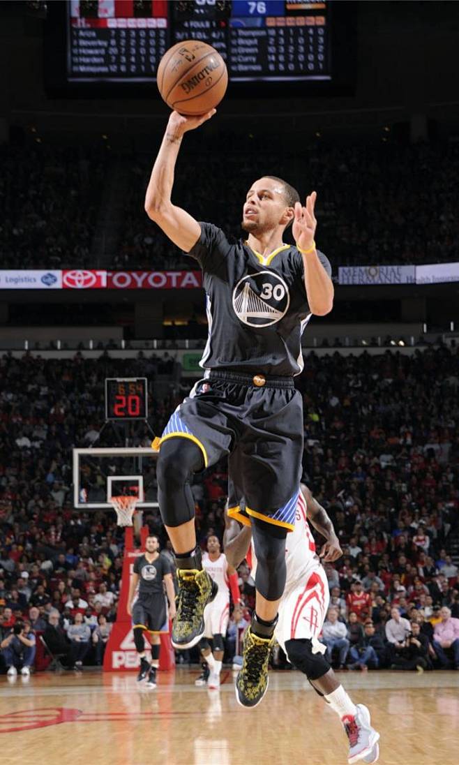 反复拉扯 反复拉扯